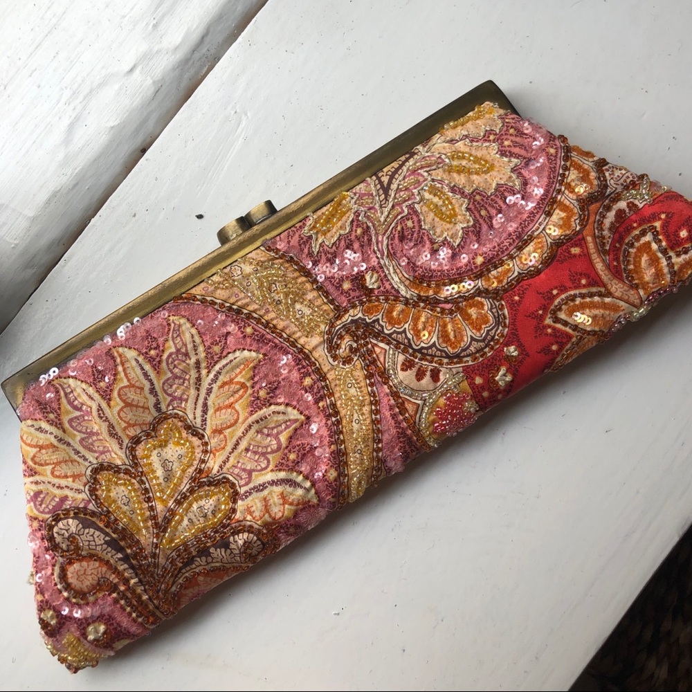Beaded purse clutch